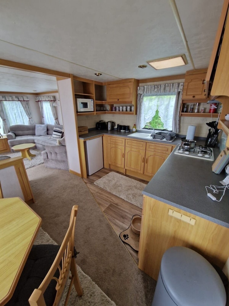 2 Bed Caravan With Aberystwyth Town Viev