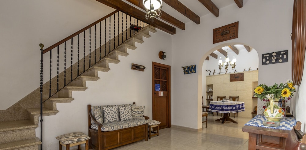 Spacious Villa With Garden photo 5