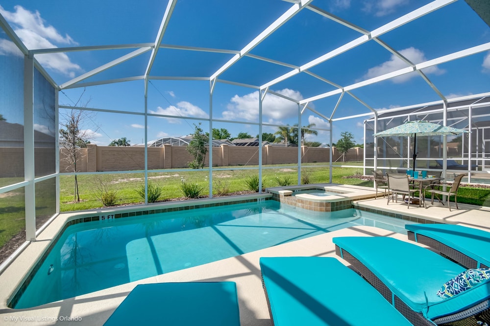 Fantastic 6 Bedroom 5 Bathroom Champions Gate view 2
