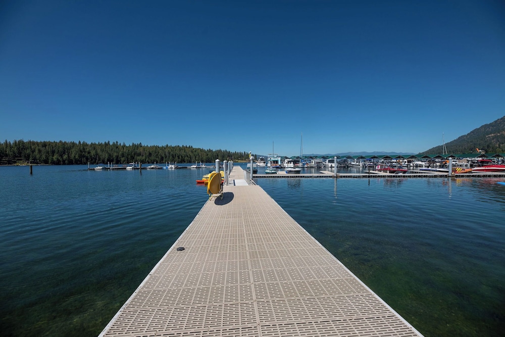 Pend Oreille Shores Resort