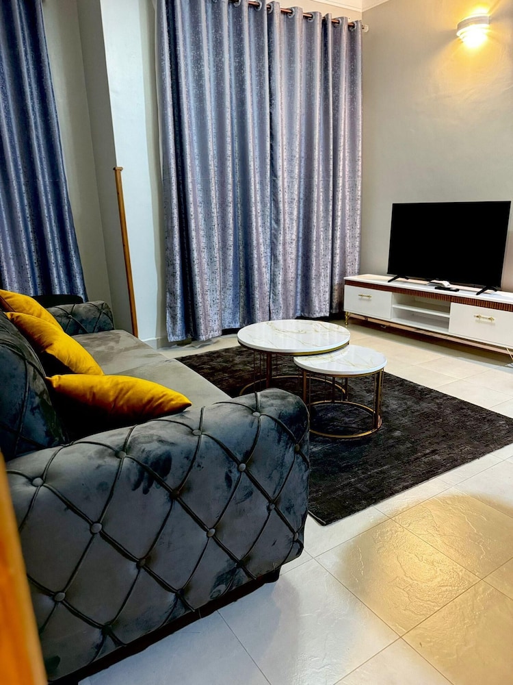 1 Bed-uganda-2people-wifi-closetocity-parking
