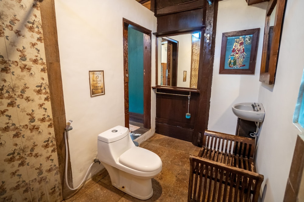Room-cozy 3-bedroom Lumbung Cabin in Cen
