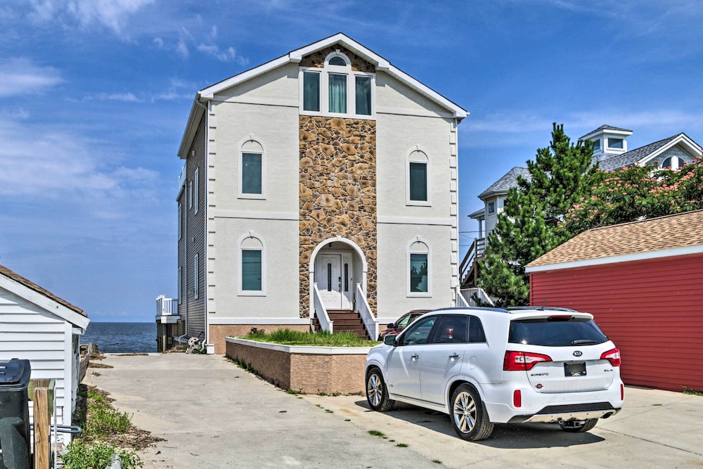 Waterfront Sanctuary w/ Panoramic Bay Views!