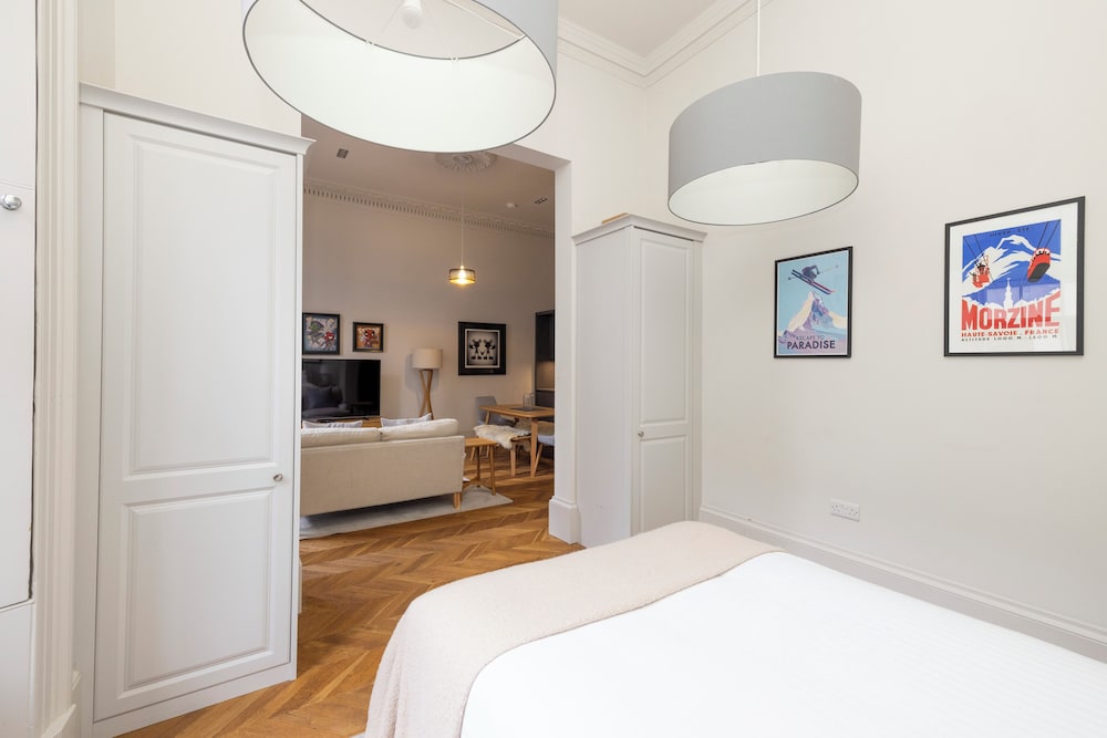 Modern studio in Edinburgh West End