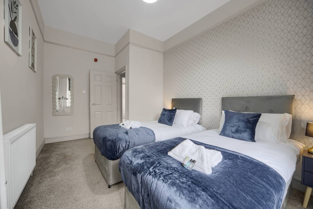 Free Parking Fast Wifi 2 Min to Cardiff City