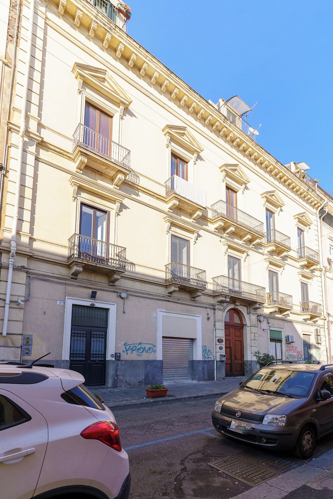 KleoSuites