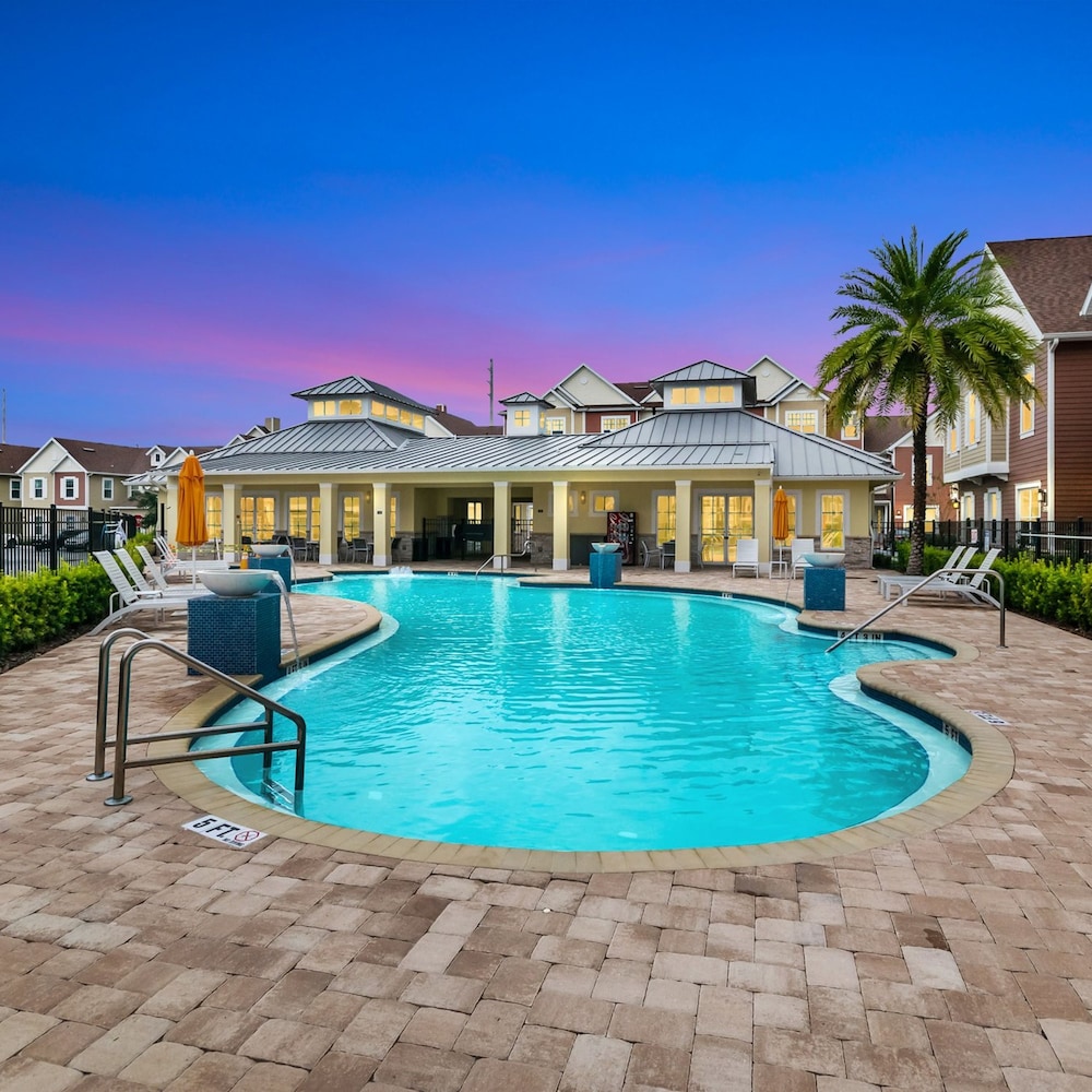 5 BR 6 BA Villa 5min Disneyworld Hot Tub BBQ