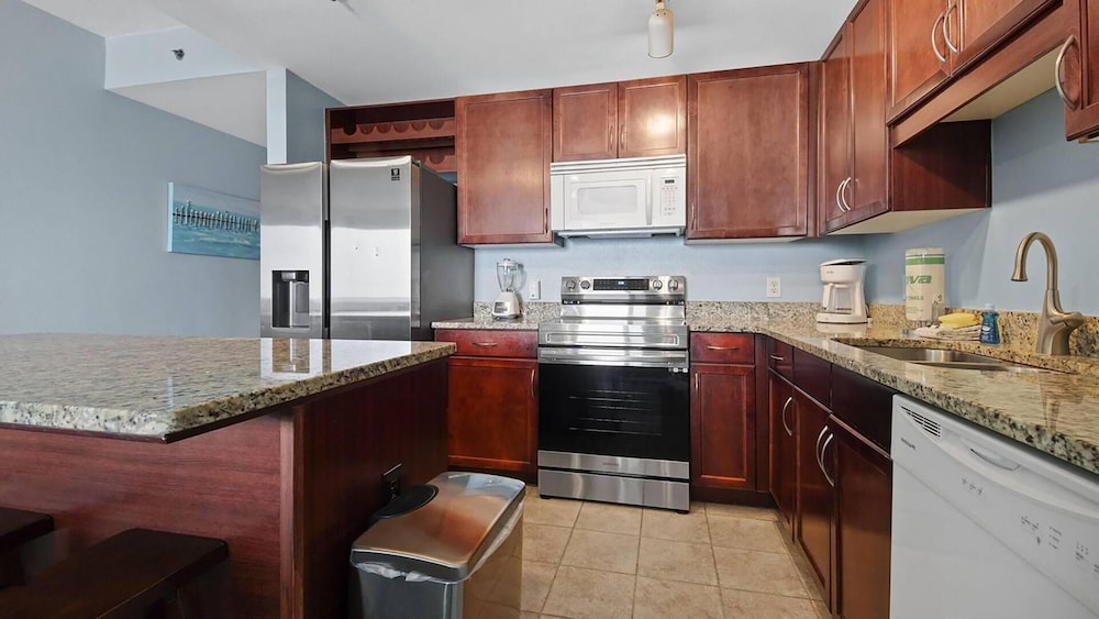Laketown Wharf 1523