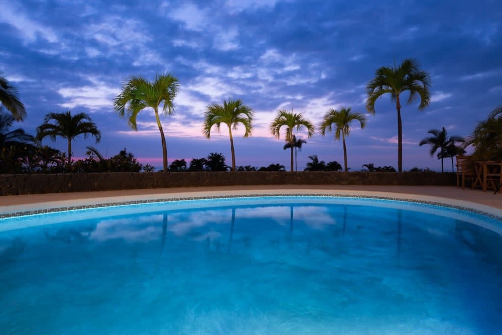 Gated Keauhou Residences w Ocean Views Pool