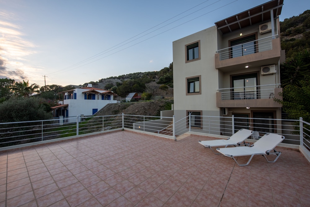 Portela Suites Kampoula