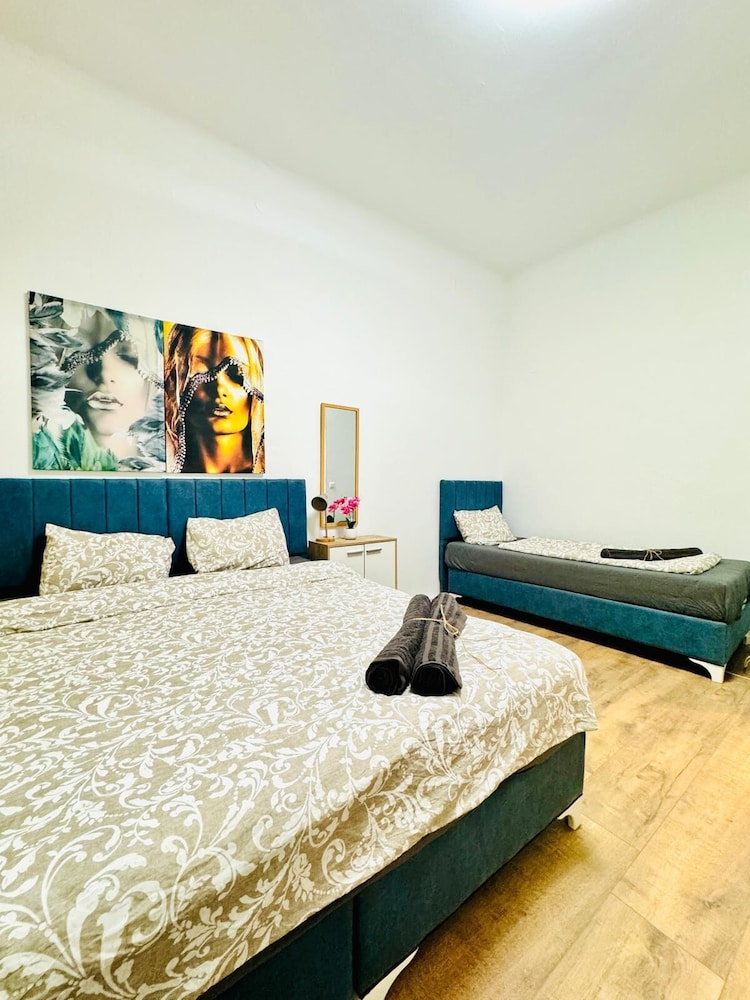 5BR Apt 10min to Matzleinsdorfer