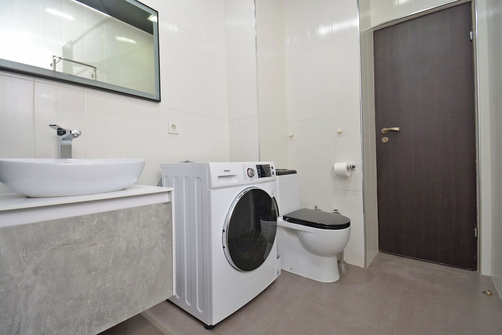 Kajaznuni street apartment on 4 floor