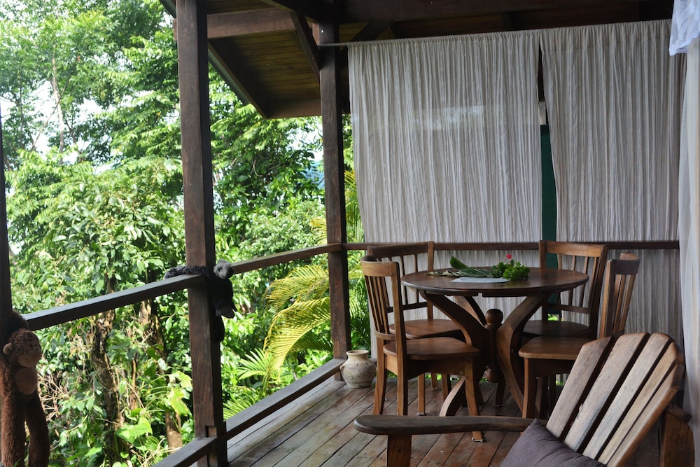 The Lookout Inn Lodge