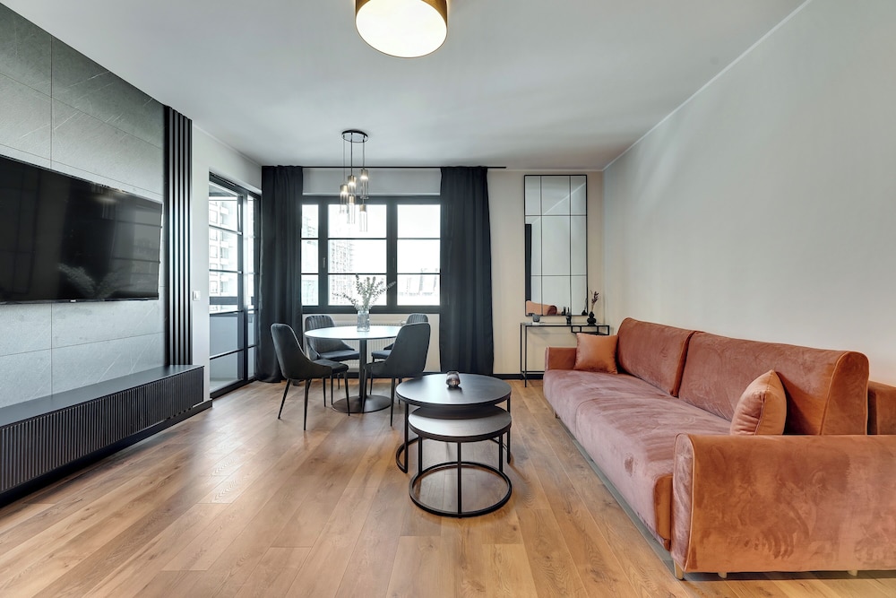 Doki Living - Foodhall & Parking by Downtown Apartments