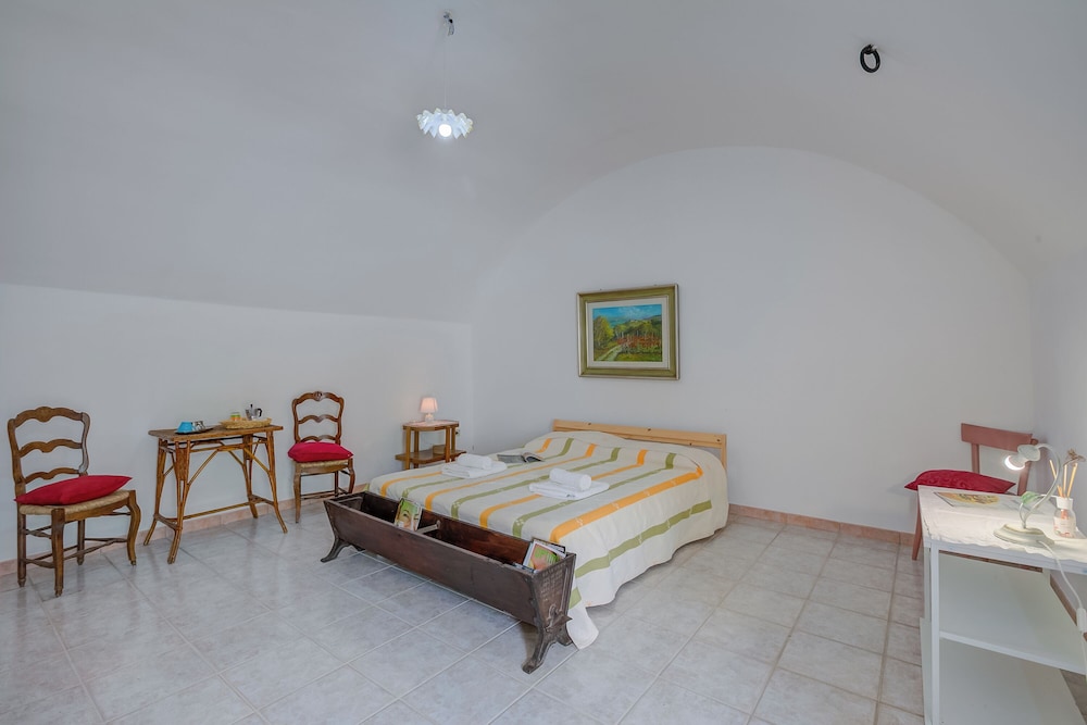 Annunziatella Apulian Farm Experience
