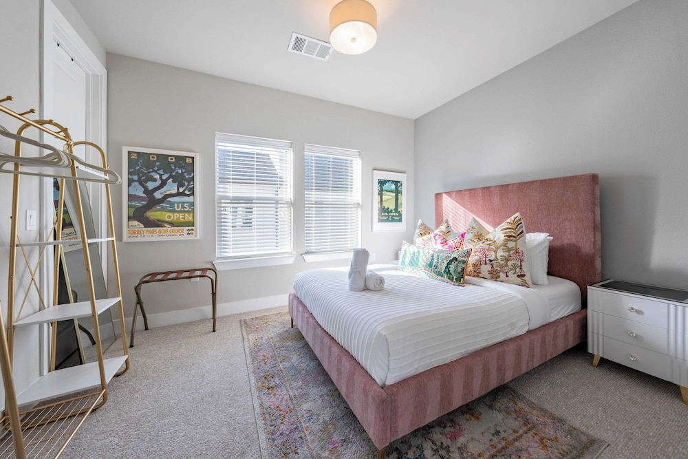 Modern Home, Private Balcony, Near Rainey & Lady Bird Lake Haus of Z