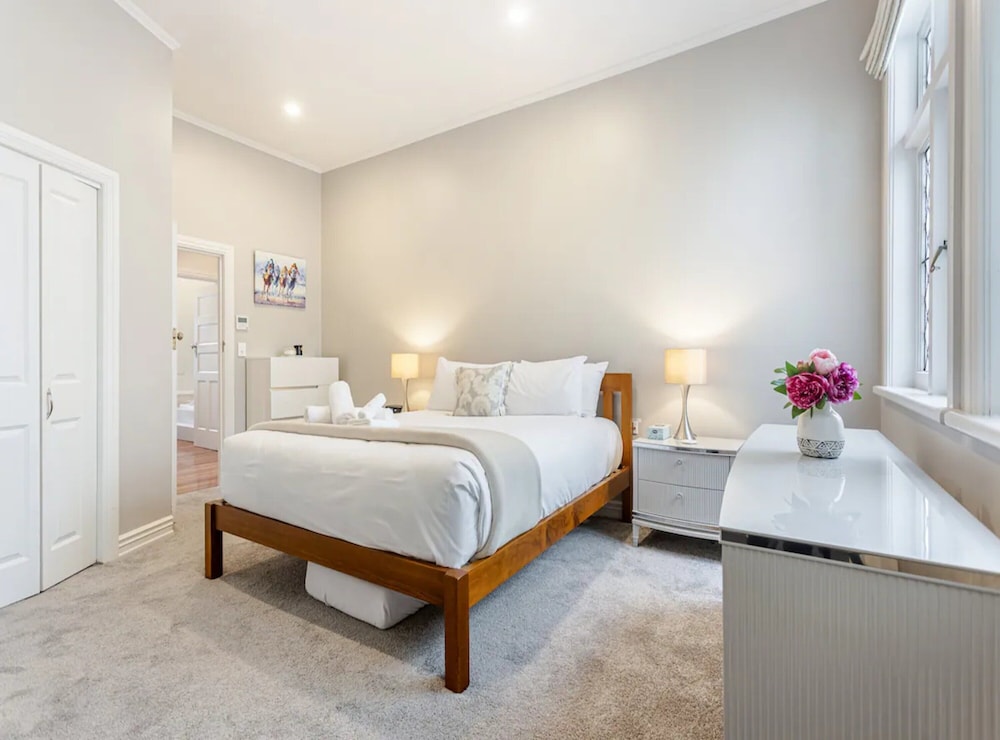 Parnell Home With Stunning Views view 5