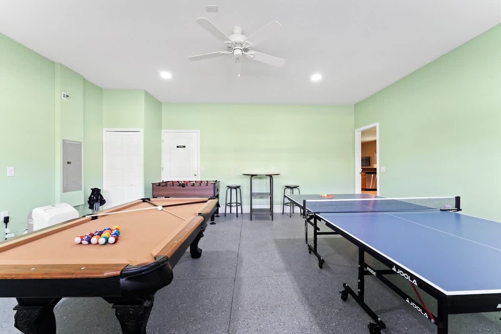 Game Room Large Pool 9BR Disney Area