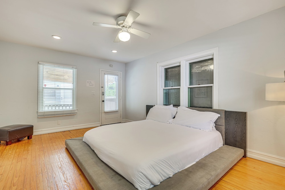 < 1 Mi to Las Olas Boulevard: Cozy Retreat w/ Yard