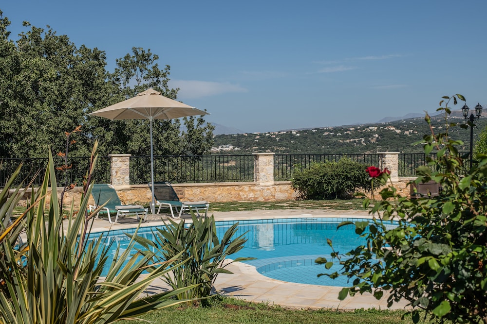 Gerani Villas
