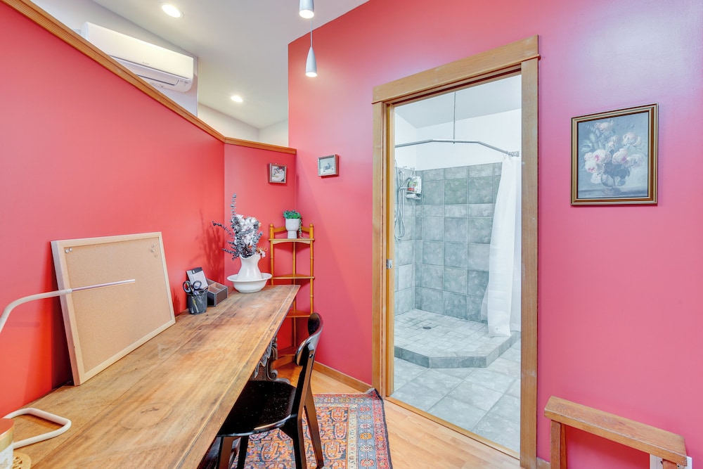 2 Mi to UO: Cozy Retreat in Eugene!