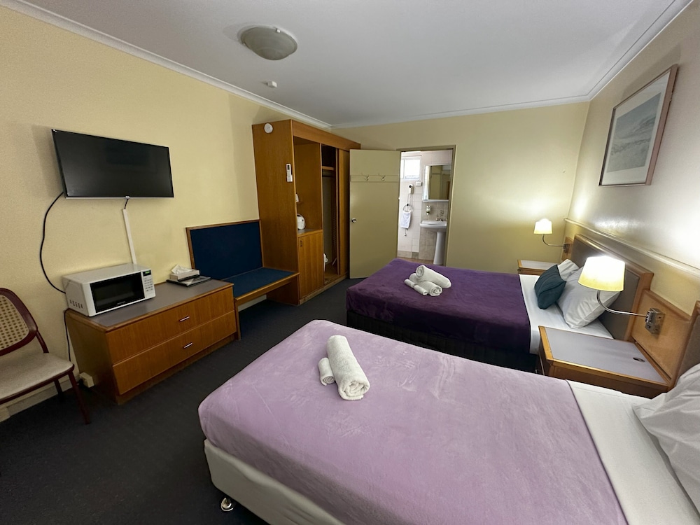 The Q Motel