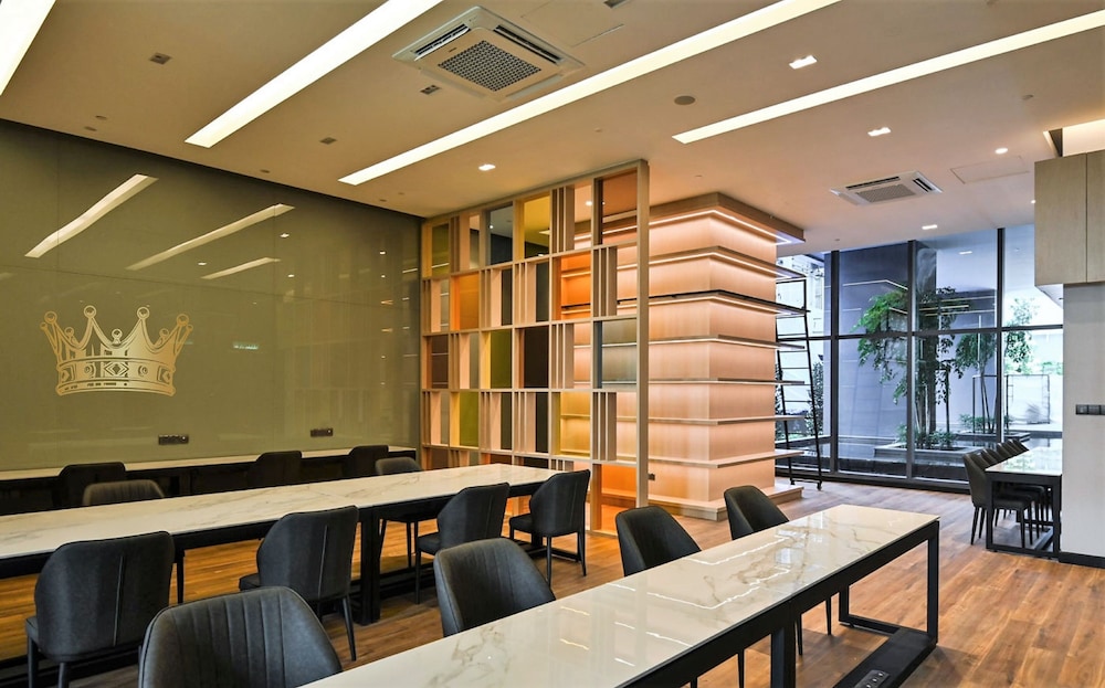 meeting & event spaces