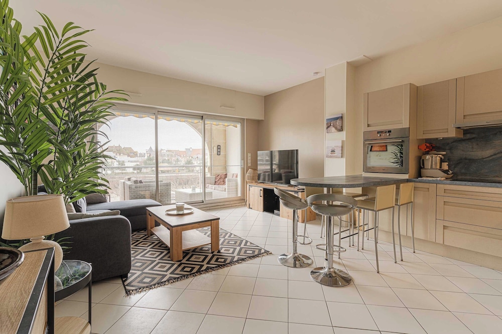 Modern Apartment With Terrace Trouville