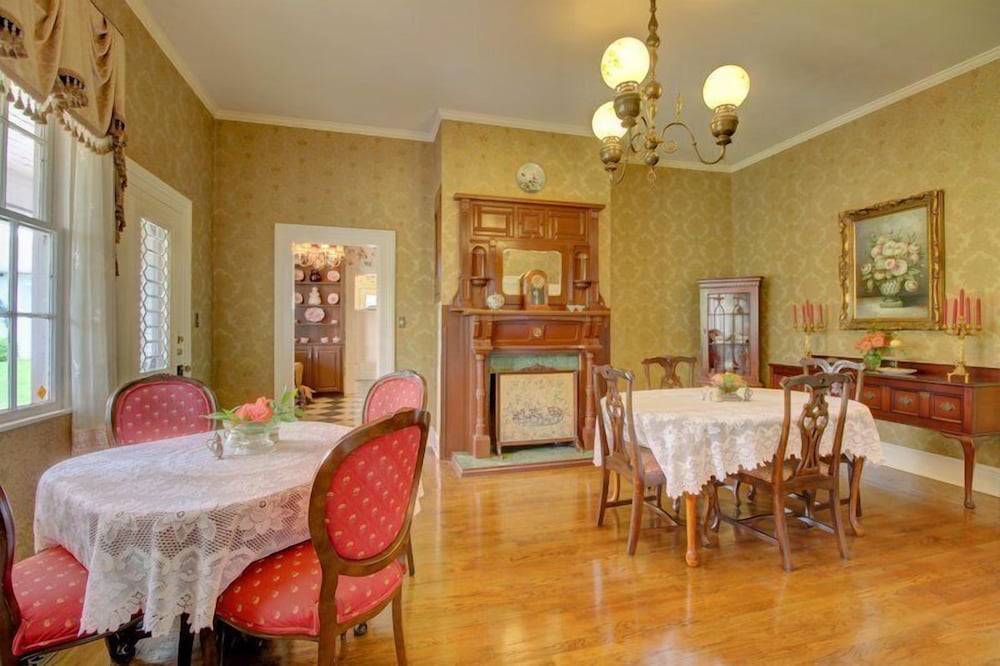 Bybee's Historic Inn