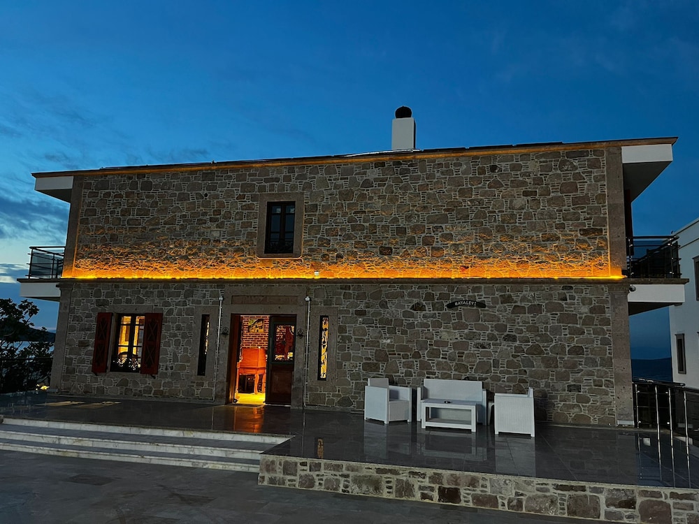 Cunda Esin