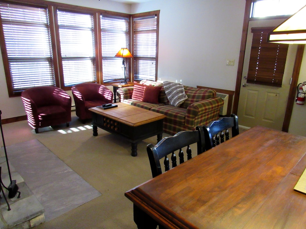 Tremblant les Eaux by Location ADP Tremblant - Image 3