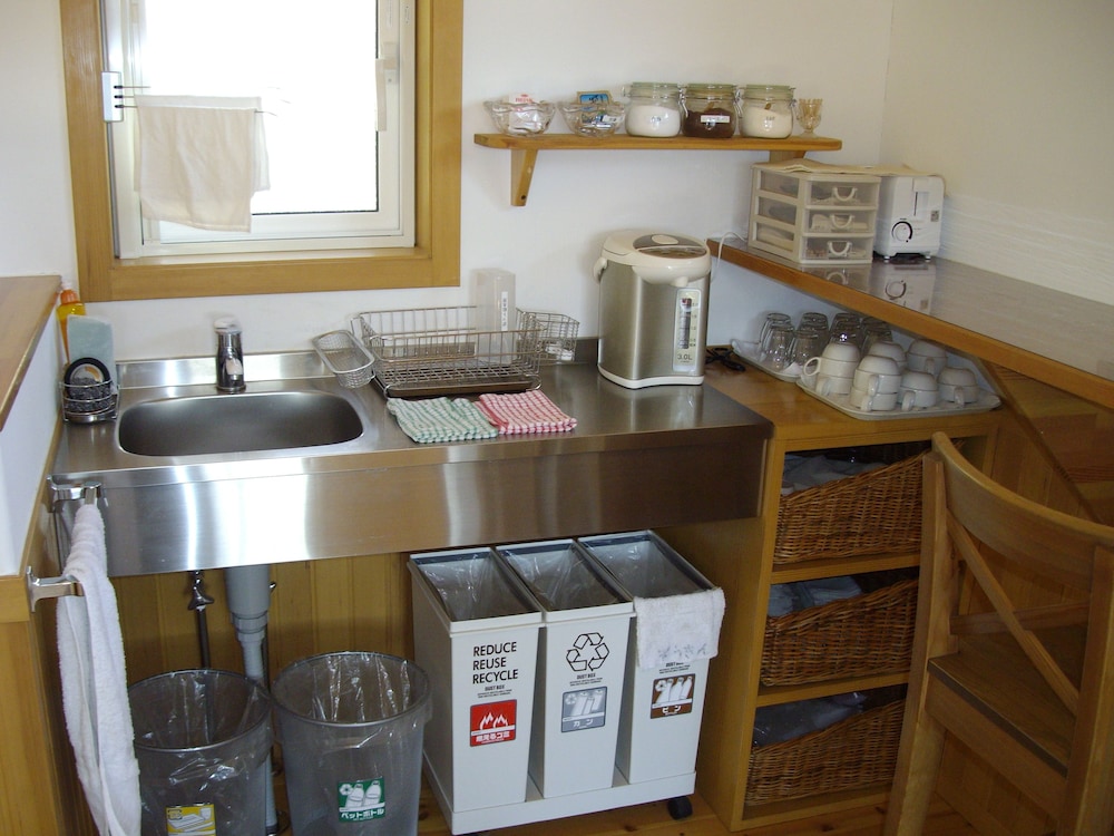 Lodge Orange Cabin