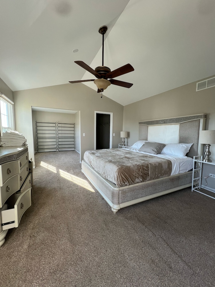 Modern 4 Bedroom Private Vacation Home