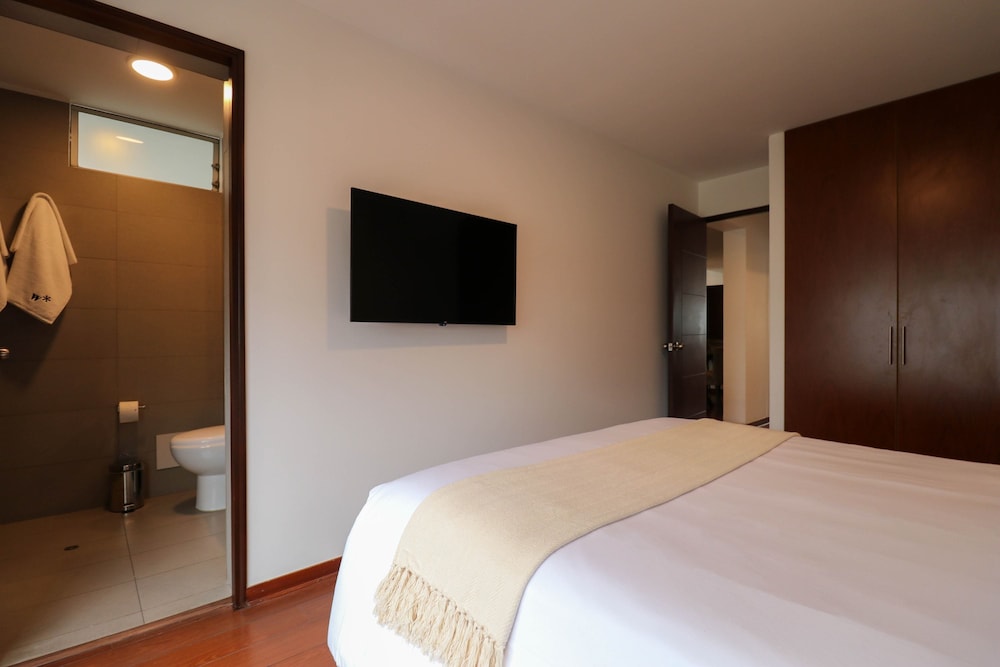 w Elegant 2BR w Fantastic View in Miraflores
