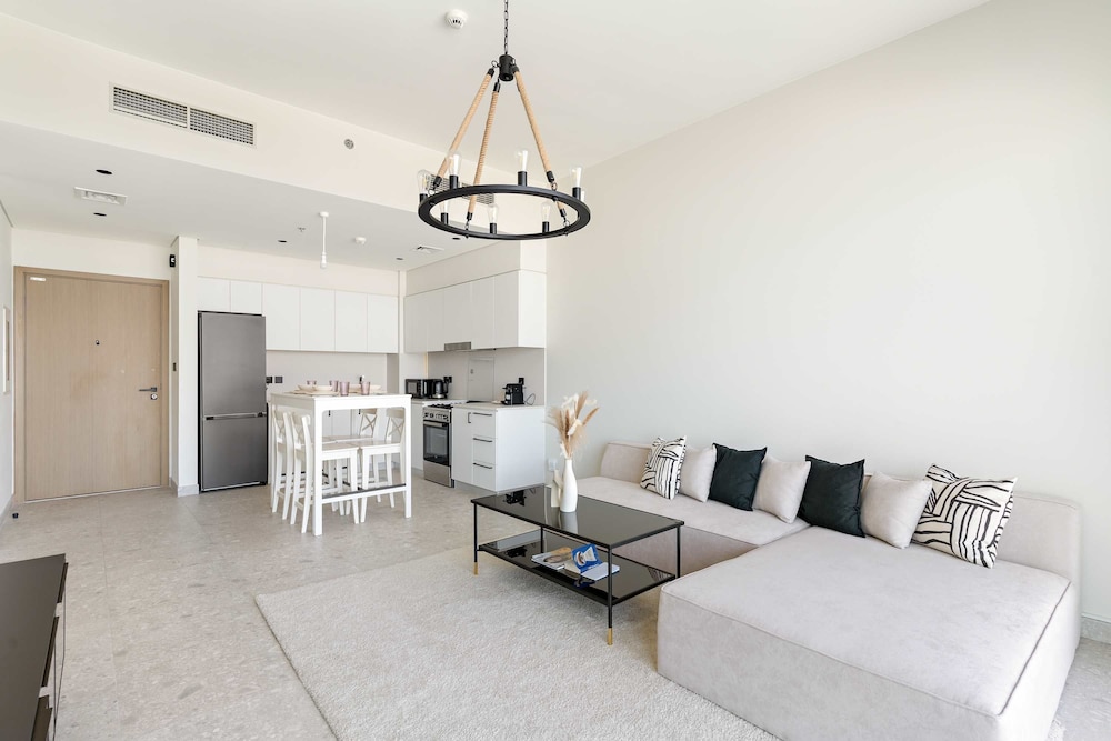 Elegant One-bedroom in Dubai Hills for 4 Persons