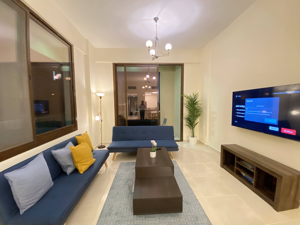 Lux BnB 1BD JVC