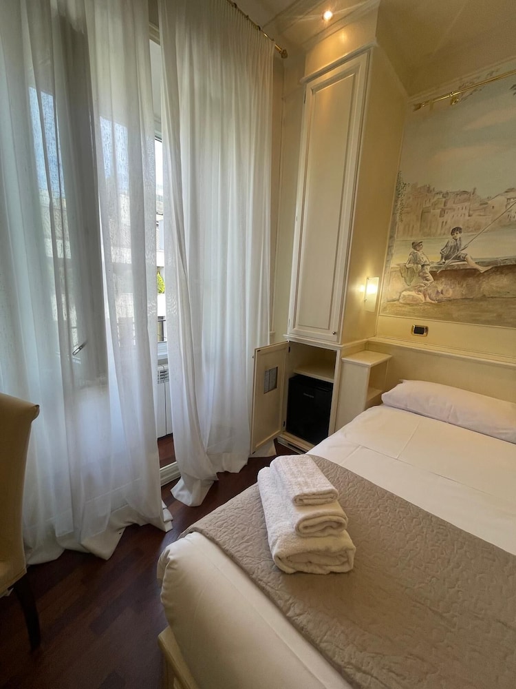 Dama Opera Elegantia Rooms