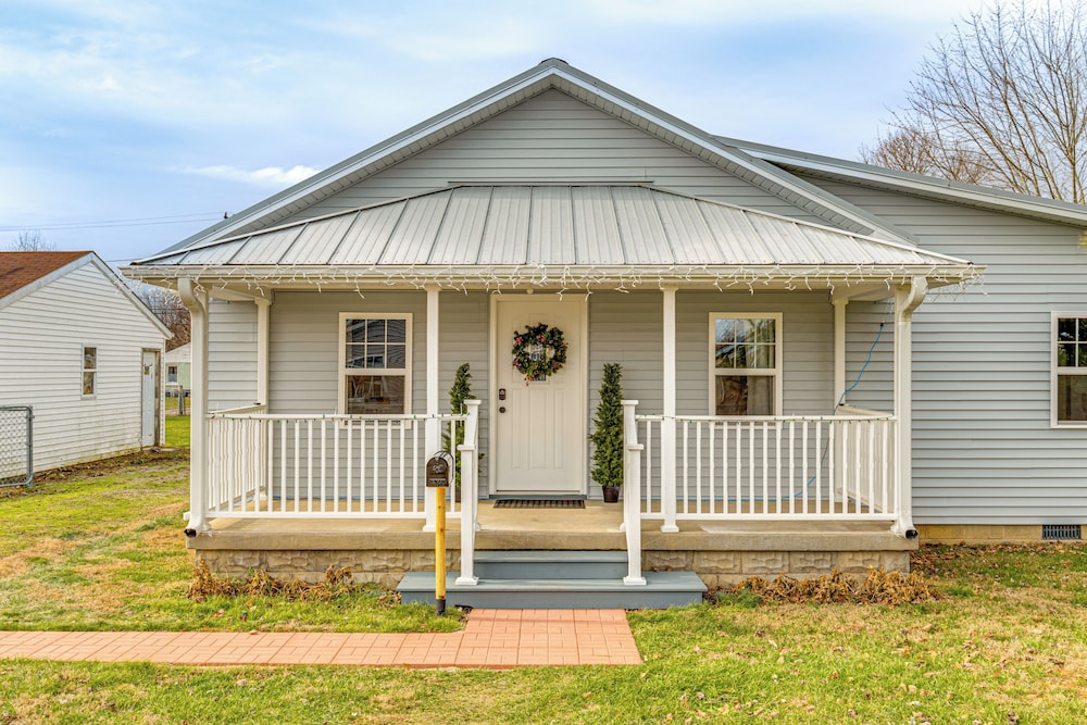 17 Mi to Brookville Lake: Home w/ In-unit Laundry