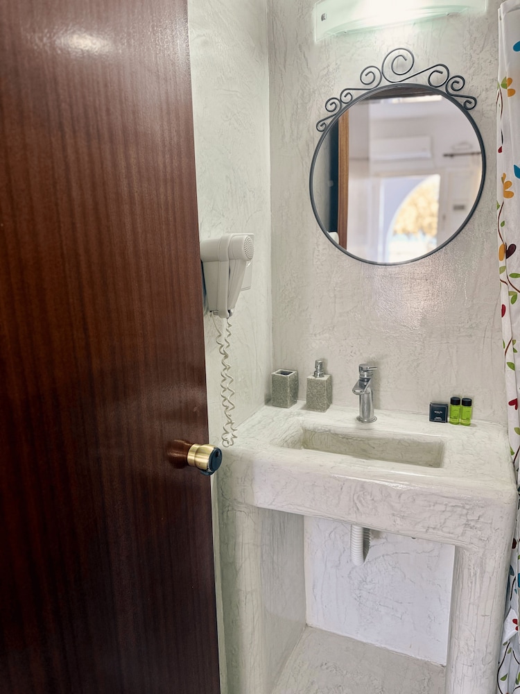 Aegean Nest Studios - Adults only