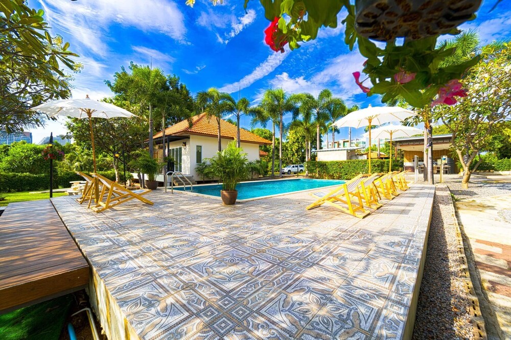 Fantastic 7 Bungalow Private Resort BR7