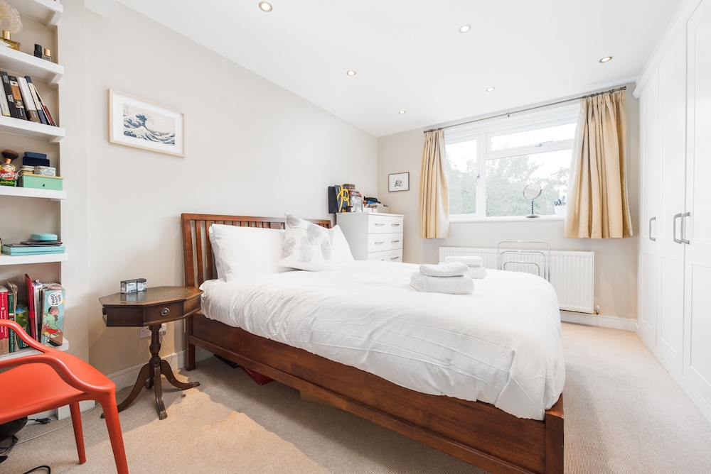 Supreme Hampstead Home Next to Hampstead Heath by Underthedoormat