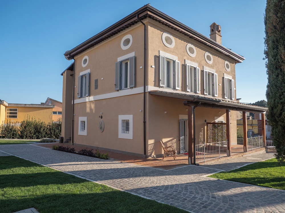 Corte Sospesa Guest House & Spa