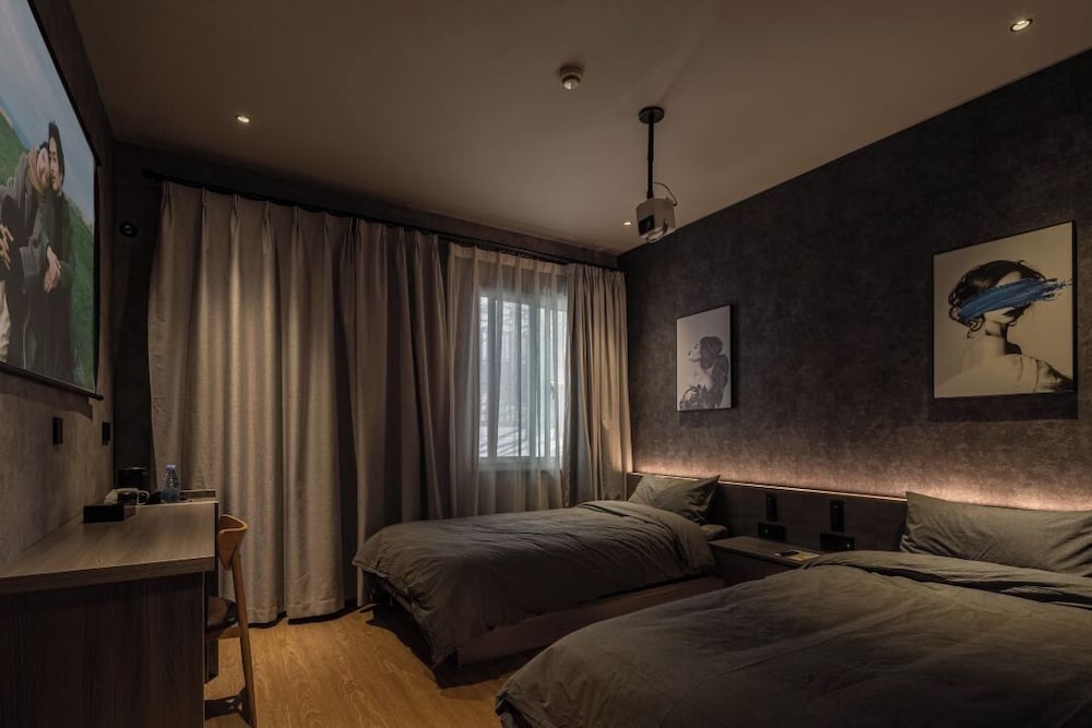 Iforest Youth Hotel - Nanjing Road Pedestrian Street Huanghe Road Store