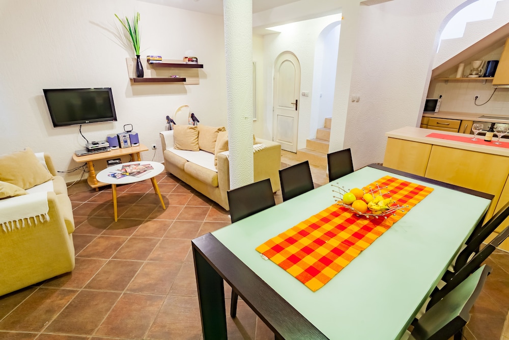 Apartments Villa Serventi