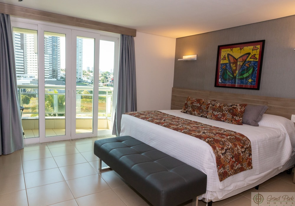 Grand Park Hotel