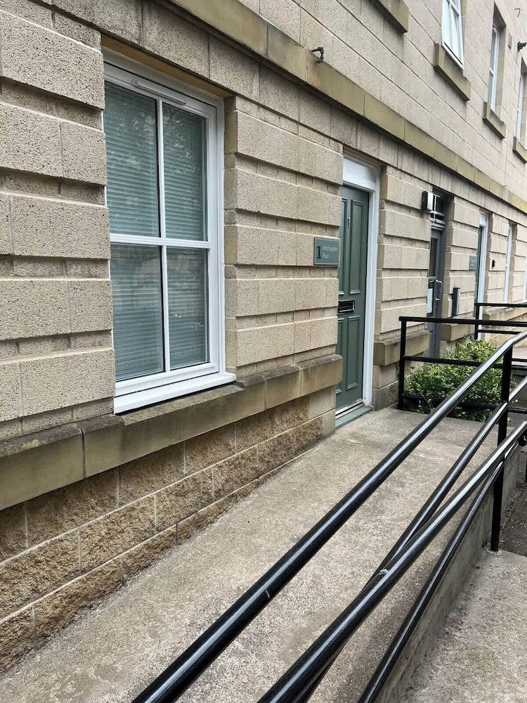1 Huntingdon Place