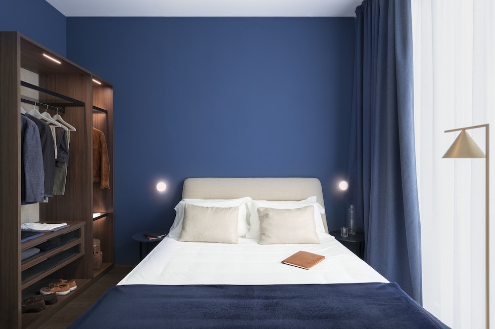 Cavour Deluxe by Mmega view 2