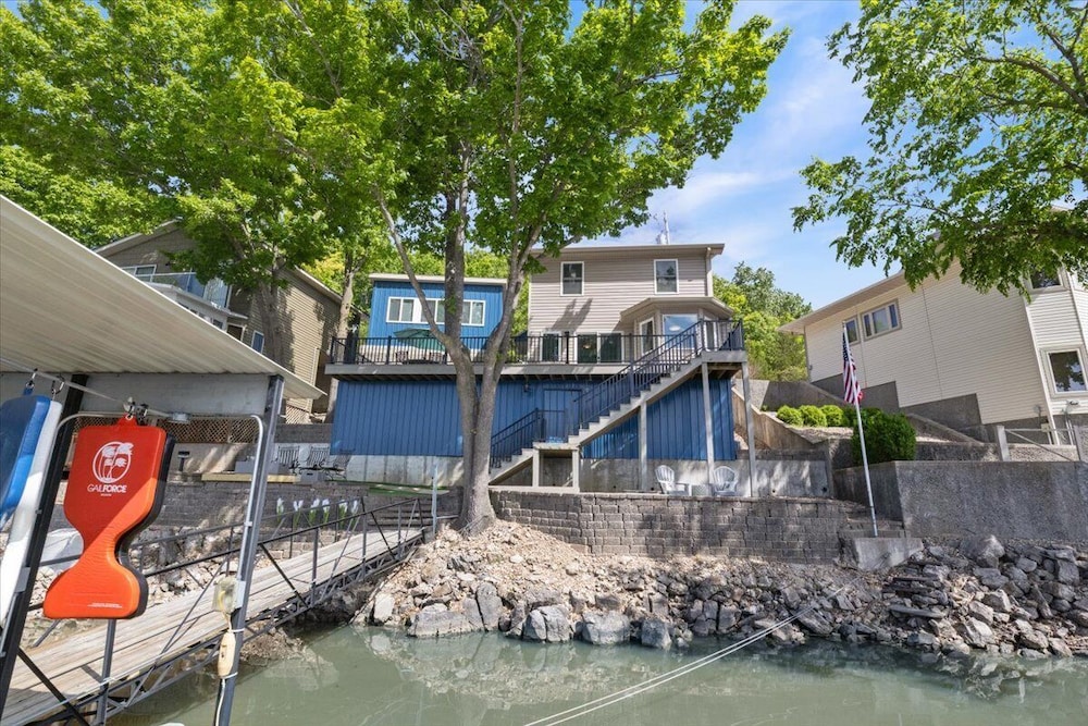 Private Dock, Bunkhouse, Firepit & Kayaks at Mm45