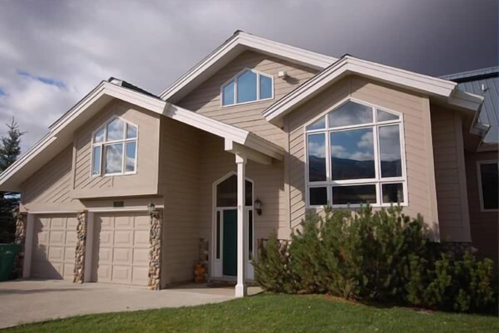 Heart of the Valley - Property Image 3