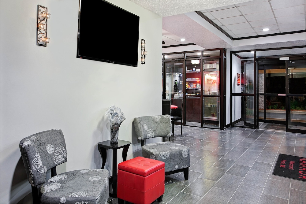 Ramada by Wyndham Pearl/Jackson Airport view 2